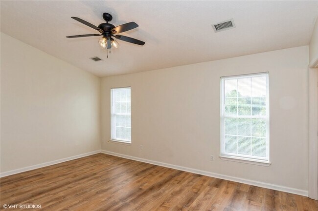 Building Photo - 8705 Lost Valley Dr