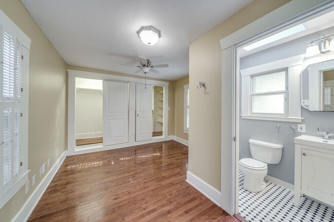 Building Photo - BEAUTIFUL HOME IN BLUEBONNET HILLS, ALAMO HEIGHTS