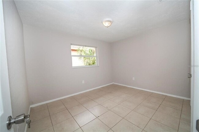 Building Photo - 2500 Chilk Ave