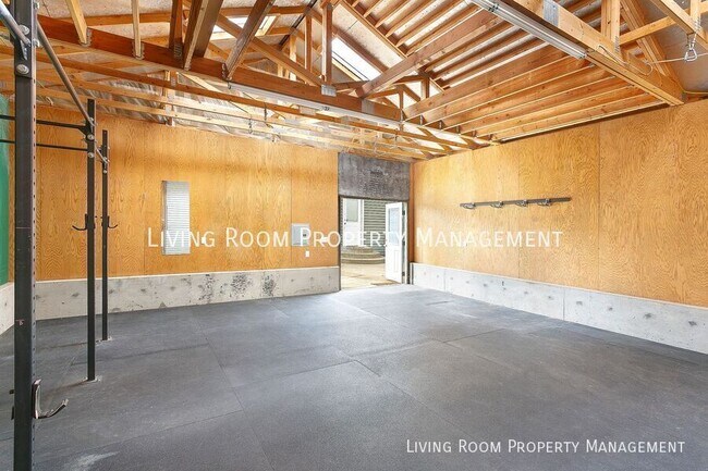 Building Photo - 5515 N Bowdoin St