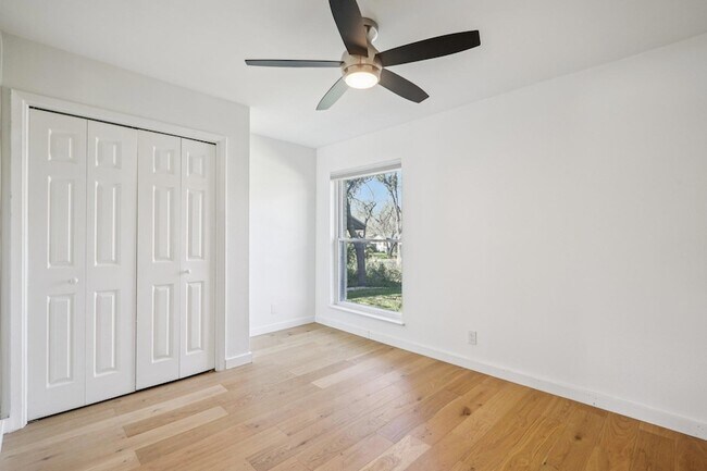 Building Photo - 7205 Twisted Oaks Dr