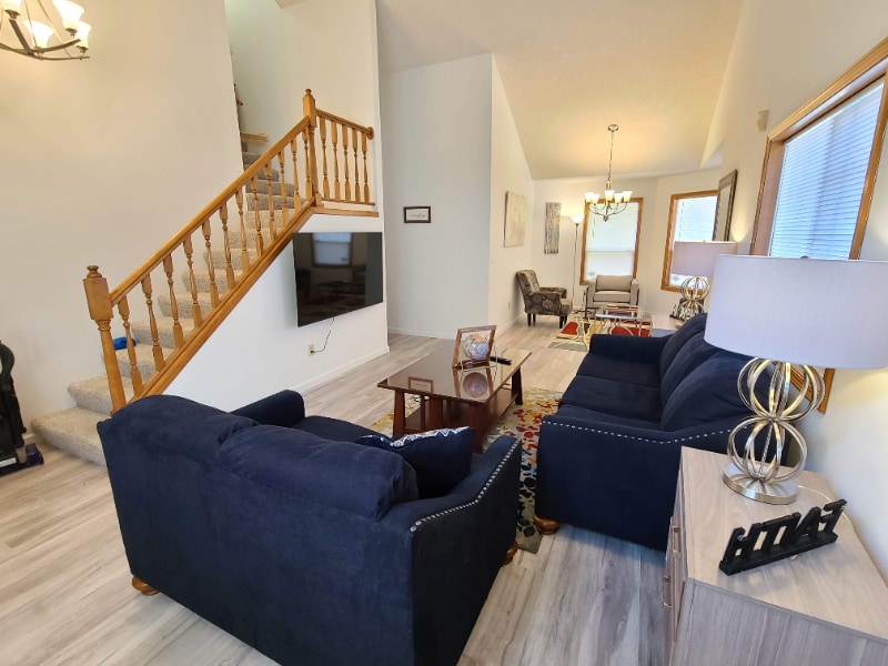 Building Photo - 547 NE 27th St