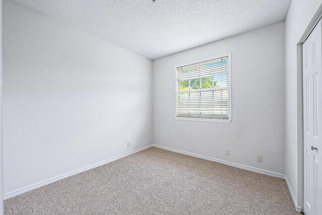 Building Photo - 113 Lighthouse Cir
