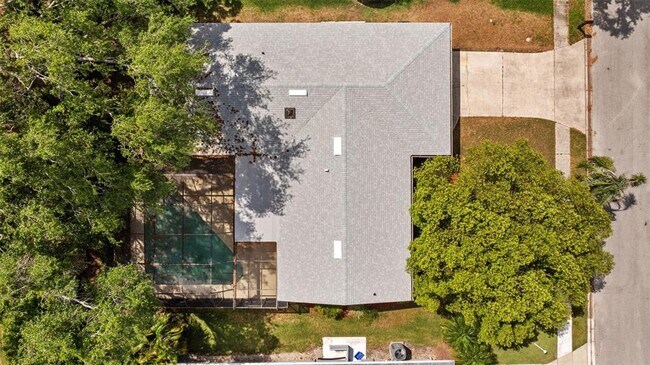 Building Photo - 1905 Oro Ct
