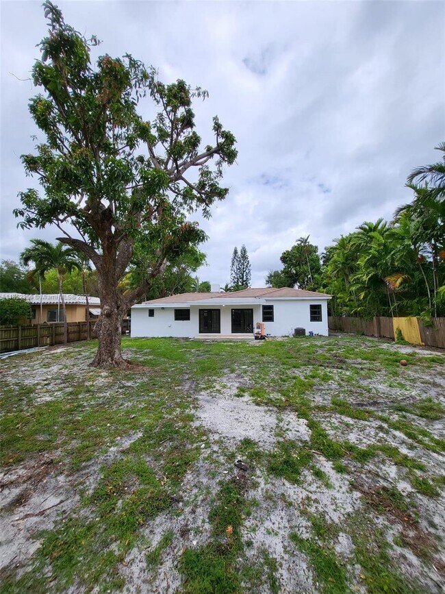 Building Photo - 816 NE 91st Terrace