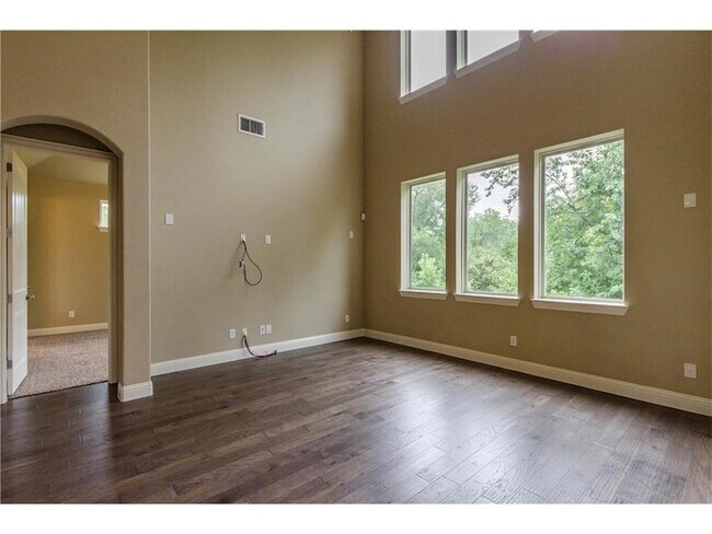 Building Photo - 10671 Villanova Dr