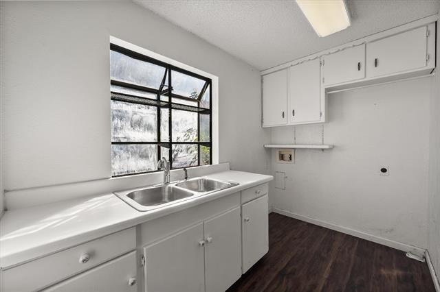 Building Photo - 604 Dunn St