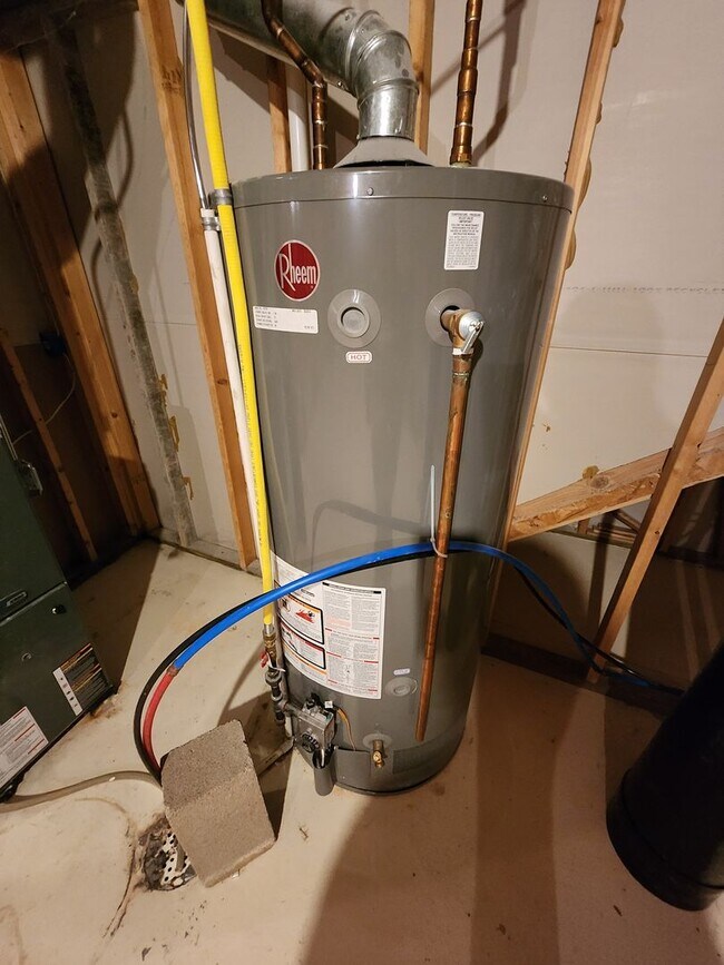 Building Photo - 4021 Sandalwood Drive