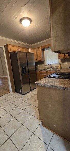 Building Photo - 4354 Pineview Dr