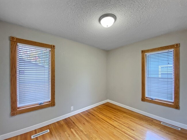 Building Photo - 3338 Library Ln