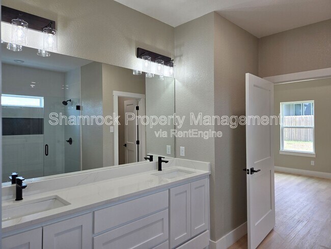 Building Photo - 9904 Ridings Dr