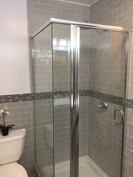 Building Photo - 24 Hudson Point Ln