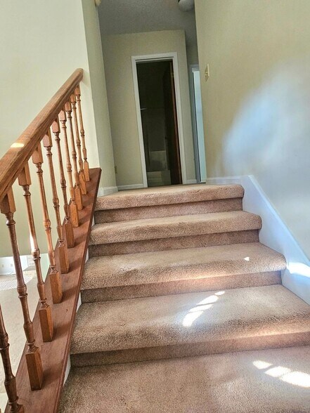 Building Photo - 100 Timberline Ct