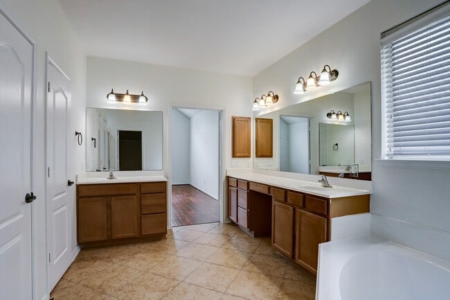 Building Photo - 24823 Garnet Shadow Ln