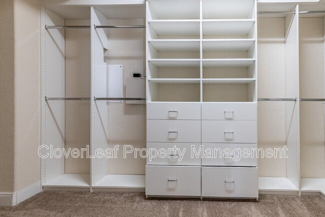 Building Photo - 908 Sussex Cove