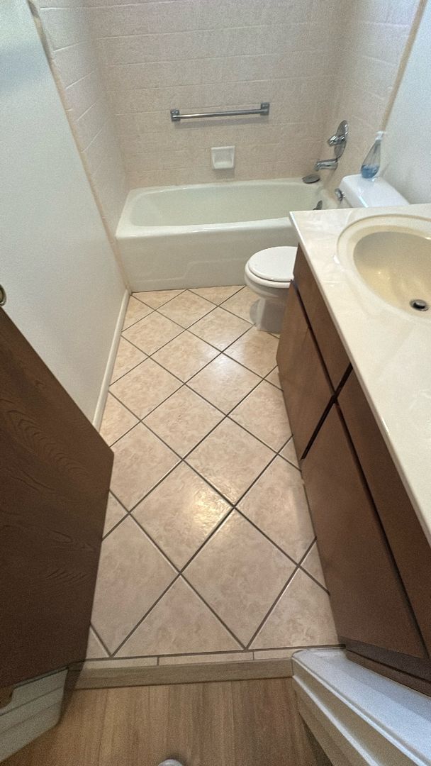 Building Photo - 2 Bed 2 Bath Home in Sunland Village- Loca...
