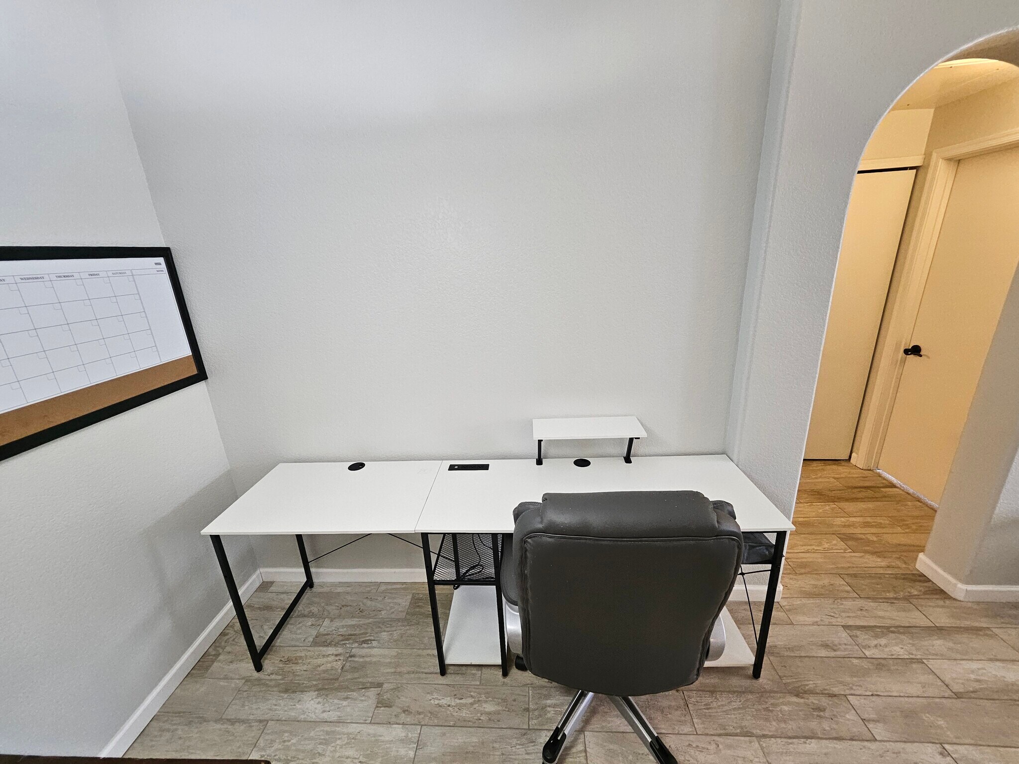 Building Photo - 4343 E Soliere Ave