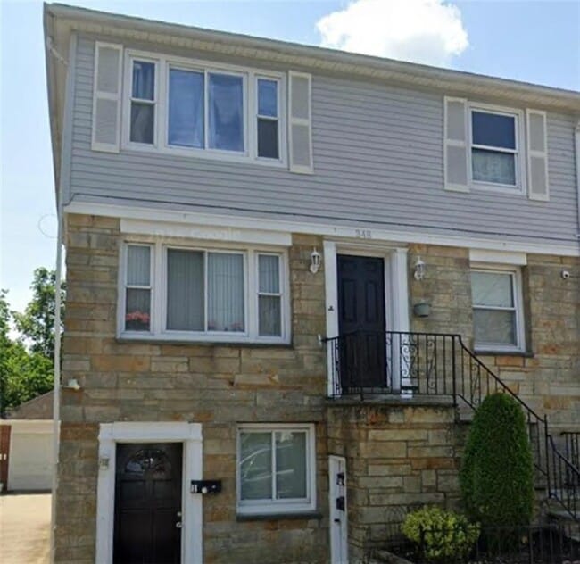 Building Photo - 348 Union Ave