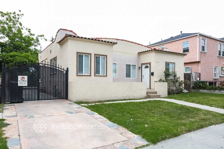 Building Photo - 2627 S Dunsmuir Ave