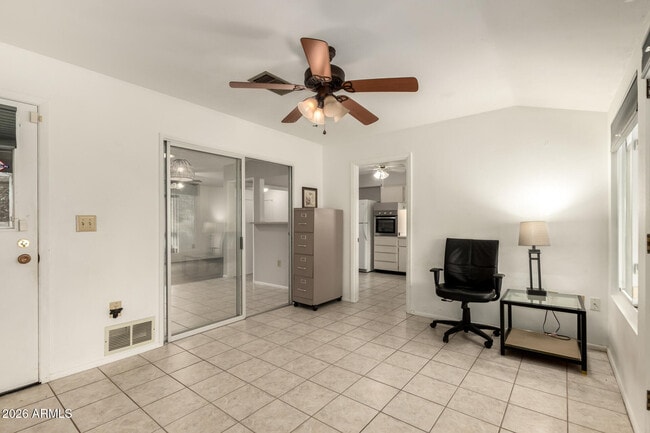 Building Photo - 10431 W Tumblewood Dr