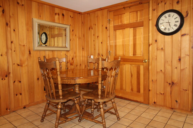 Dining area - 133 Cliffside Cir