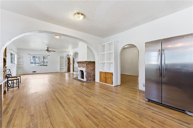 Building Photo - 1032 Standard Dr NE