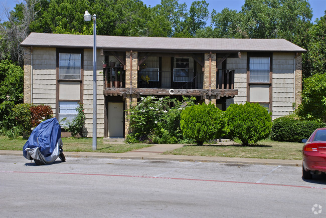 Building Photo - Hilltop Apartments