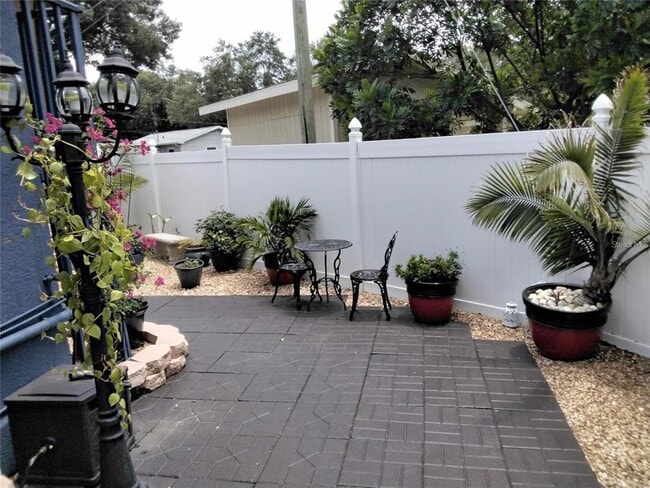 Building Photo - 6332 11th Ave S