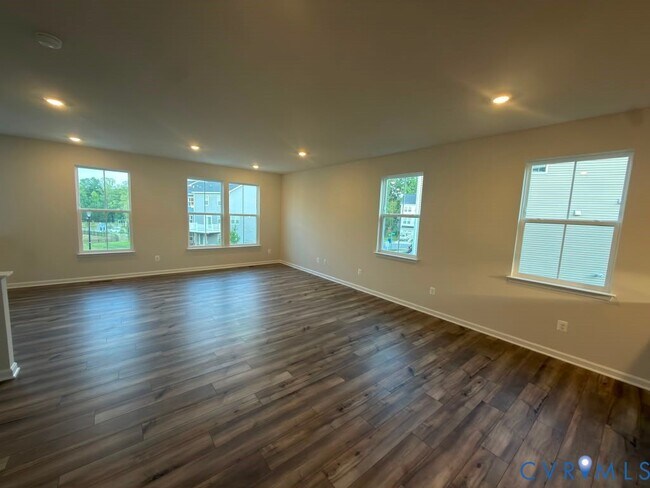Building Photo - 8760 Whitman Dr