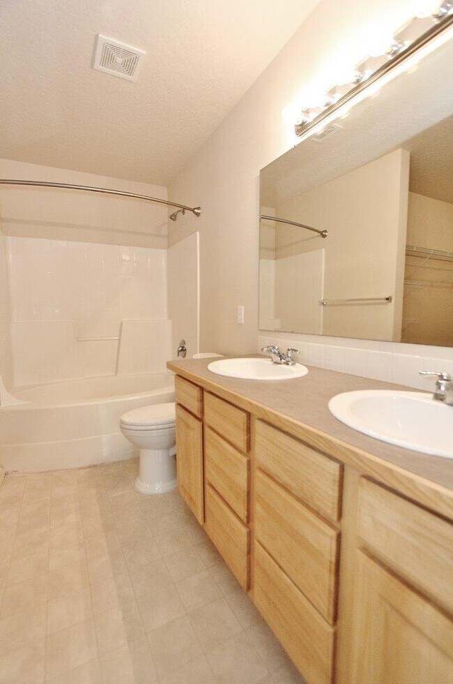 Building Photo - 6613 S Covewood Way