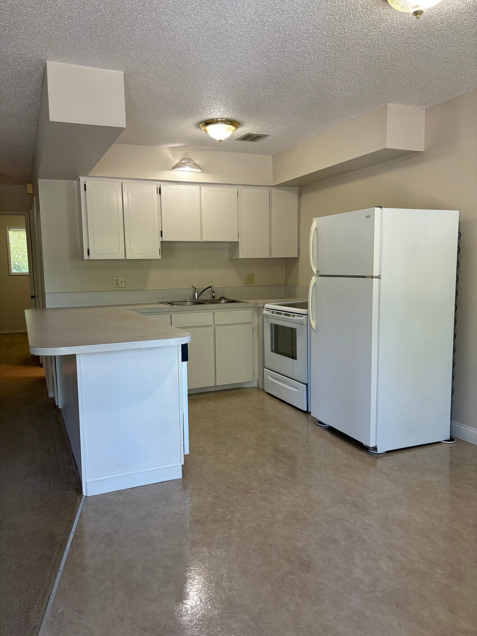 Building Photo - 1638 Teresa Way