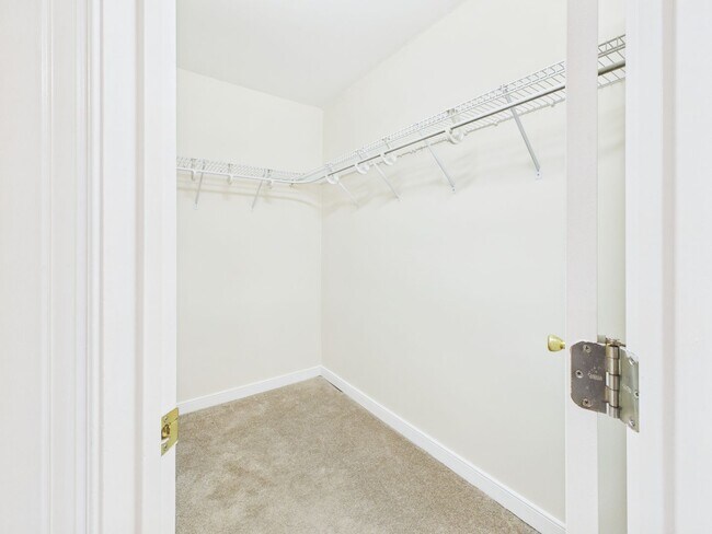 Building Photo - 5313 Golf Villa Ln