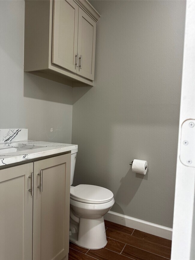 Building Photo - 8321 Coma St