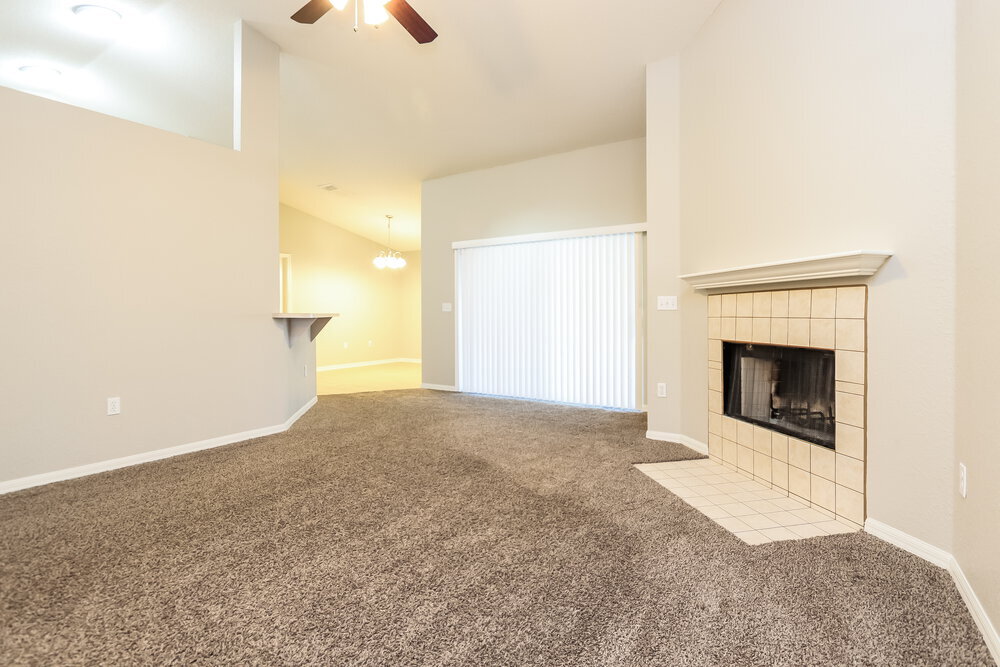 Building Photo - 5800 Driftwood Dr