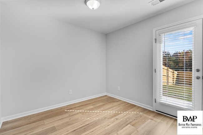 Building Photo - 1050 Astoria Dr