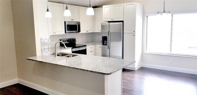 Building Photo - 568 Carrigan Ave