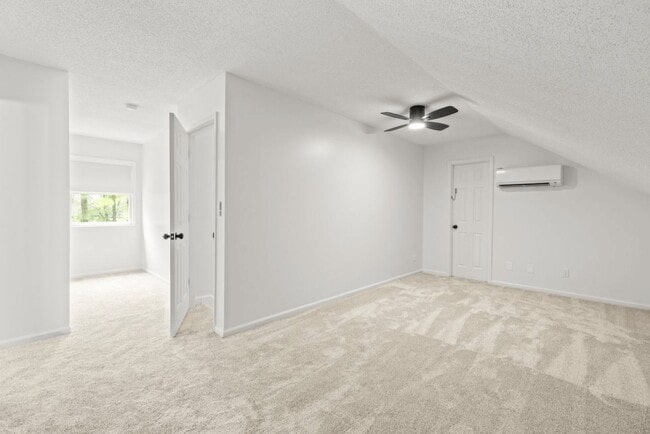 Building Photo - Renovated Home on Large Corner Lot in Coveted Strathy Hall