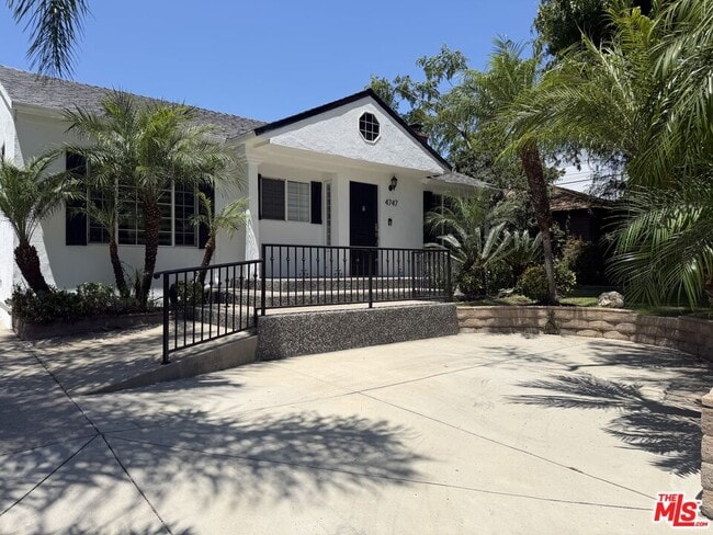 Building Photo - 4747 Cartwright Ave