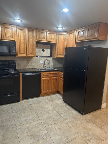 Building Photo - 10541 W 7th Pl