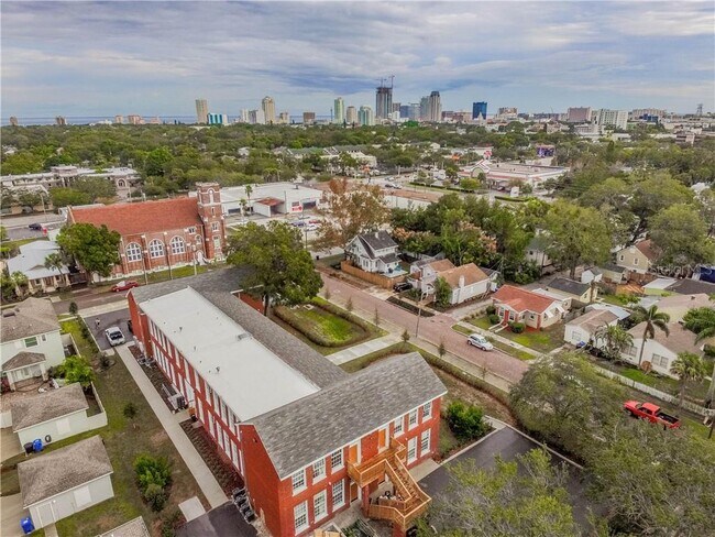 Building Photo - 1090 10th St N