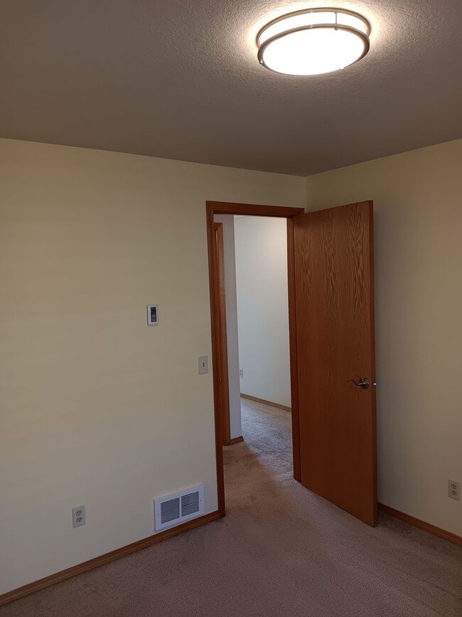 Building Photo - Charming Single-Level Home in Bend’s Mountain View Area