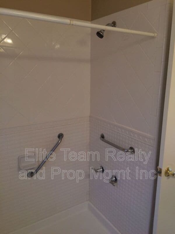 Building Photo - 513 Webster Pl