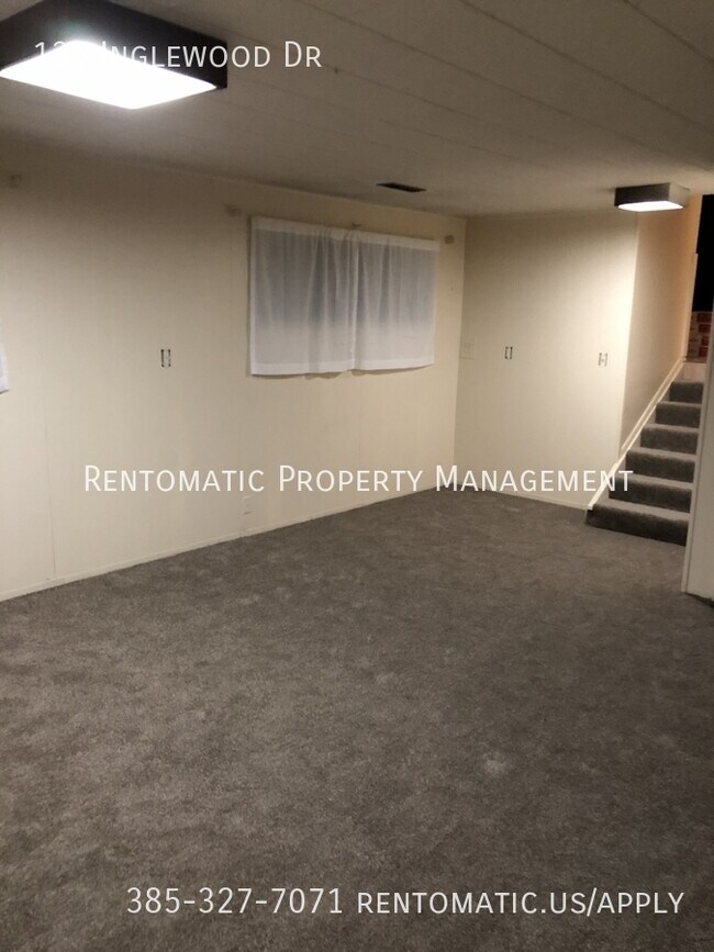 Building Photo - 131 Inglewood Dr