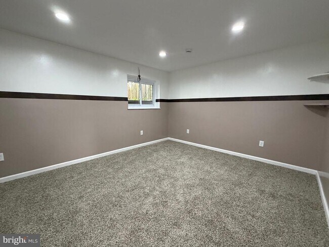 Building Photo - 9609 Clocktower Ln