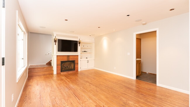 Building Photo - 23516 NE 22nd St