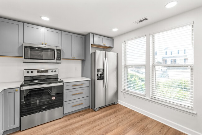 Building Photo - 9726 Old Gate Dr