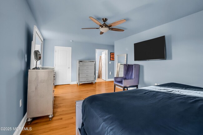 Building Photo - 132 Chelton Ave