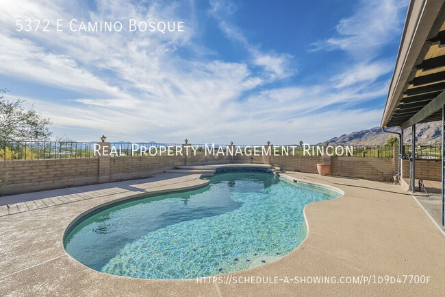 Building Photo - Location! Quintessential Tucson Classic is...