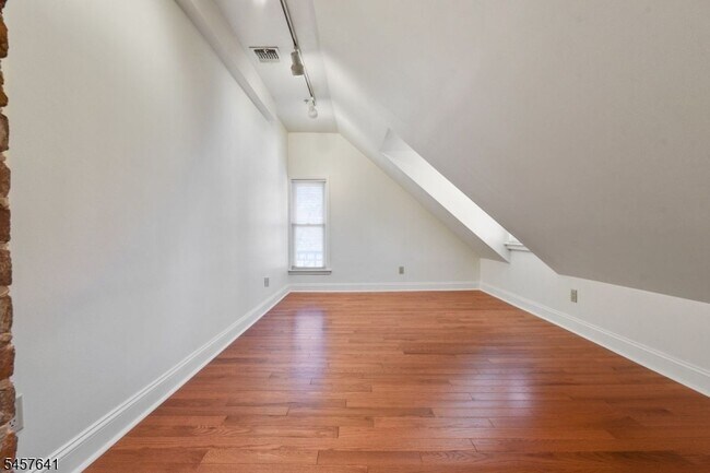 Building Photo - 55 S Fullerton Ave