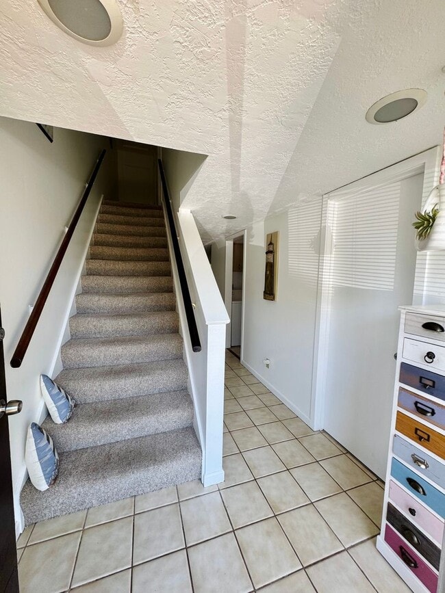 Building Photo - 58 Club House Dr